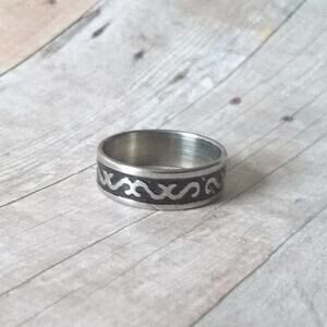 Stainless Steel Tribal Print Ring Sz 10